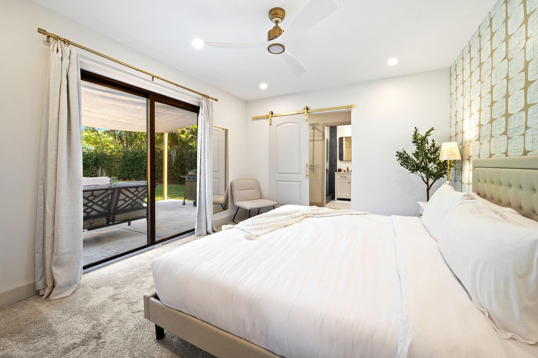 1604 NE 16th Fort Lauderdale, FL 33305