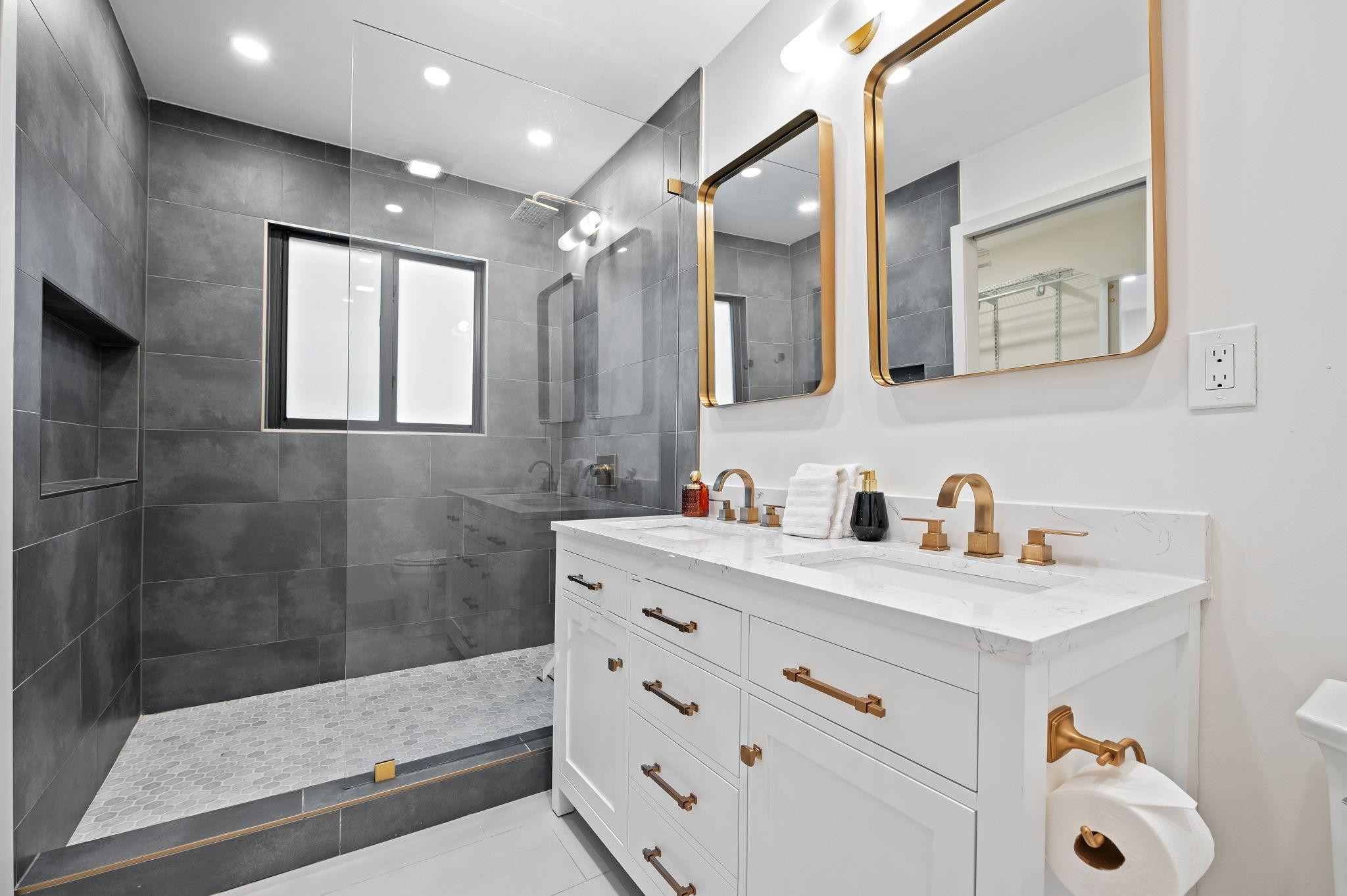 1604 NE 16th Fort Lauderdale, FL 33305