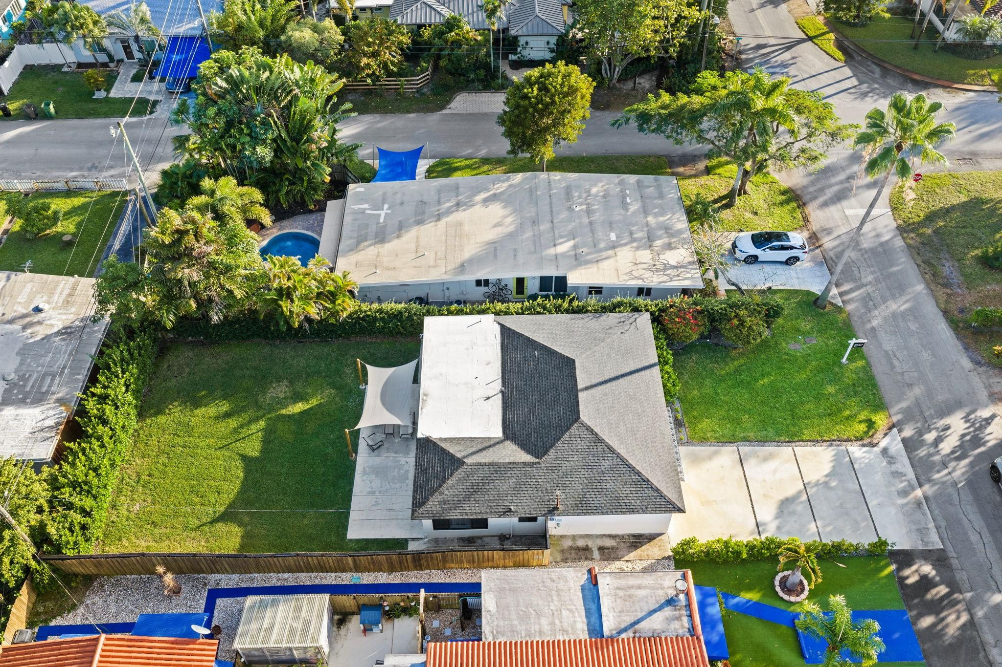 1604 NE 16th Fort Lauderdale, FL 33305