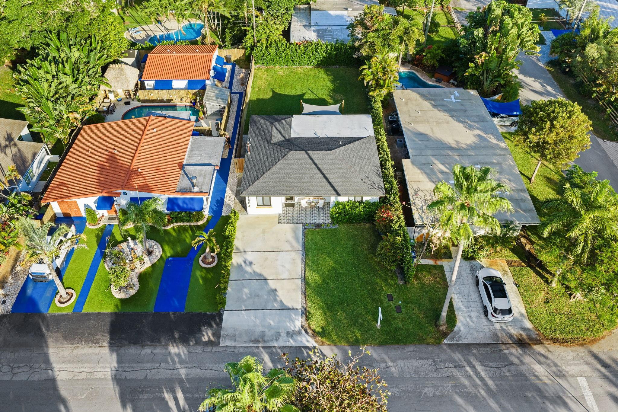 1604 NE 16th Fort Lauderdale, FL 33305