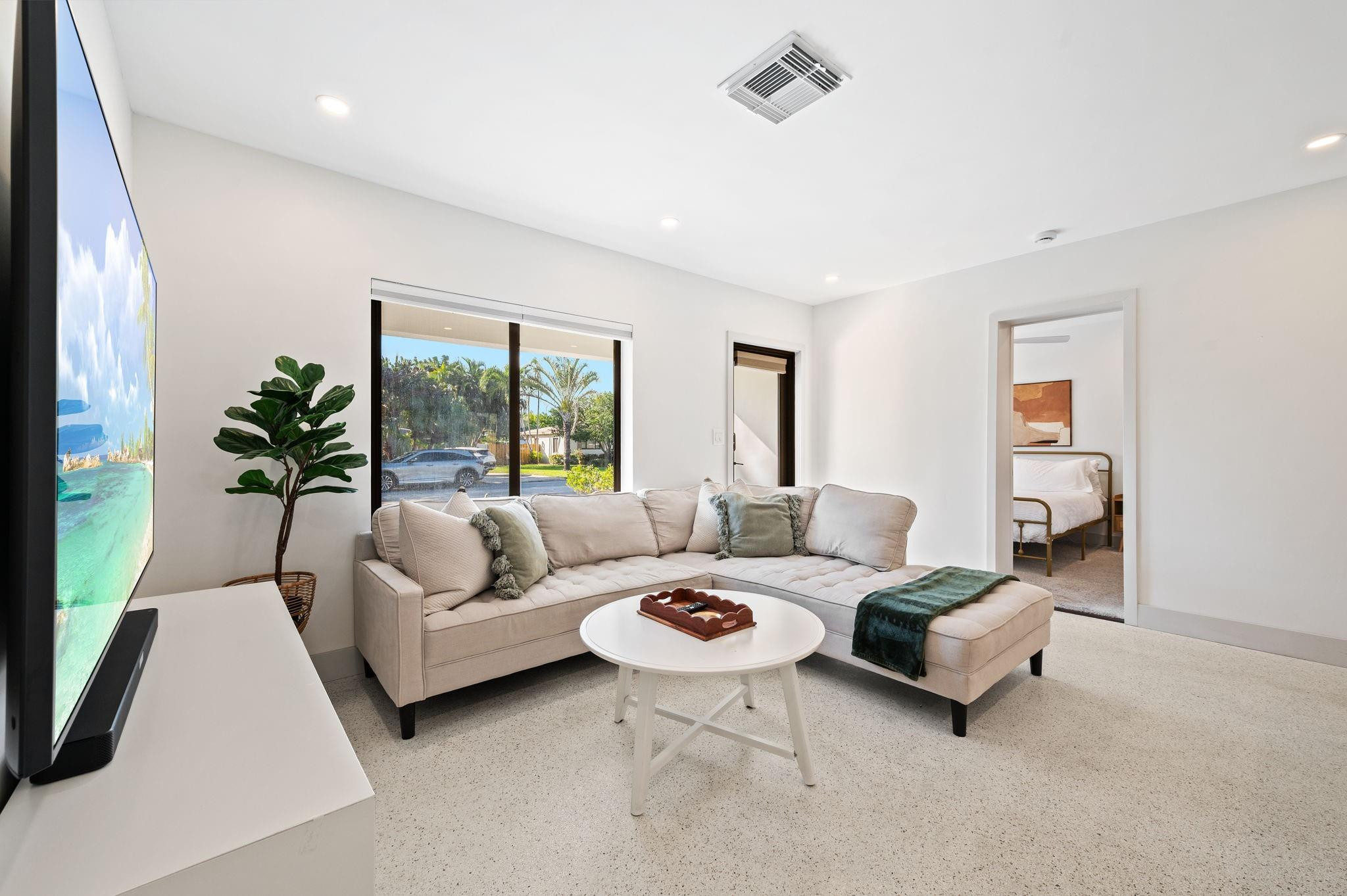 1604 NE 16th Fort Lauderdale, FL 33305