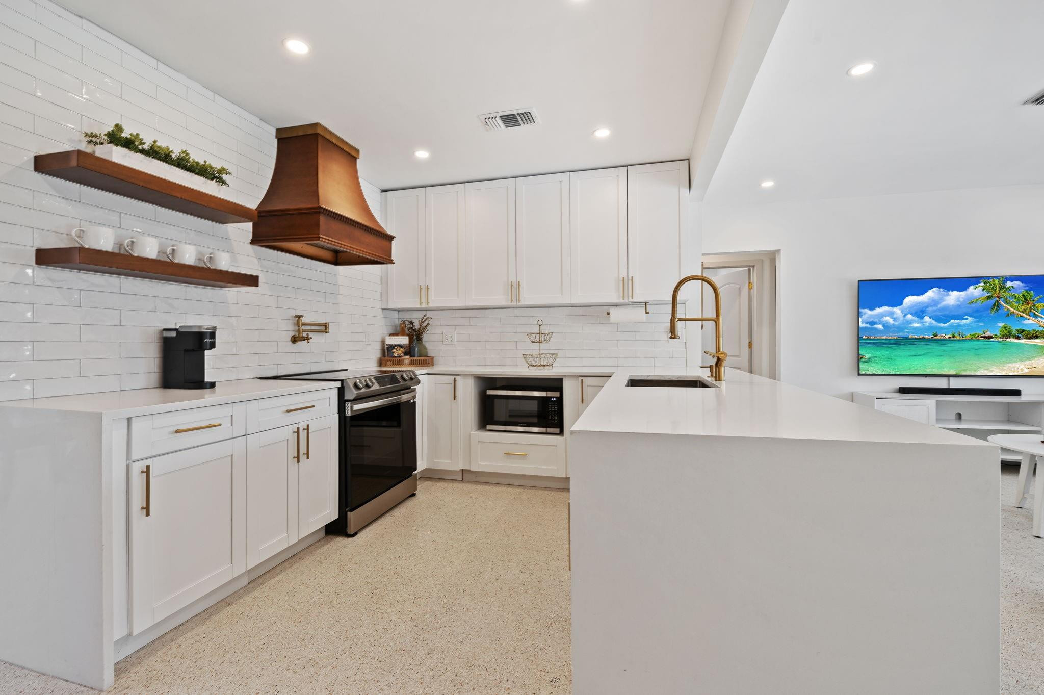 1604 NE 16th Fort Lauderdale, FL 33305