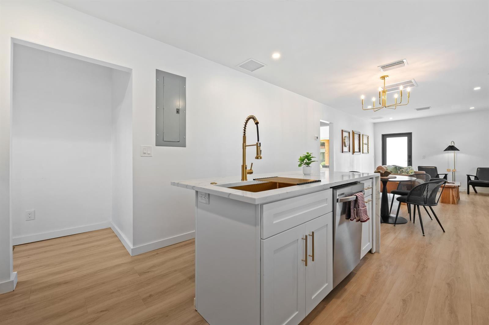 1620 NE 7th Fort Lauderdale, FL 33304