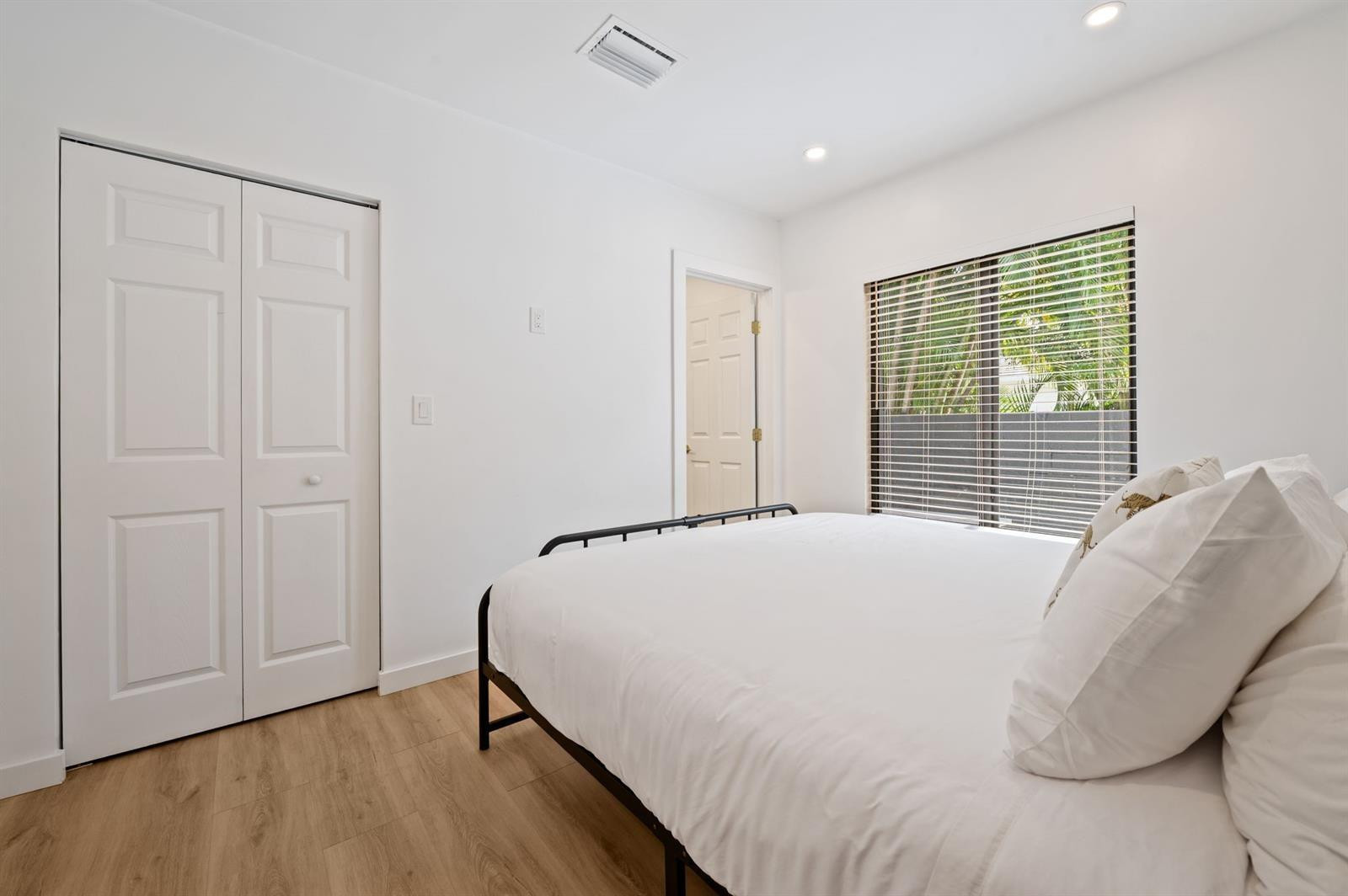 1620 NE 7th Fort Lauderdale, FL 33304