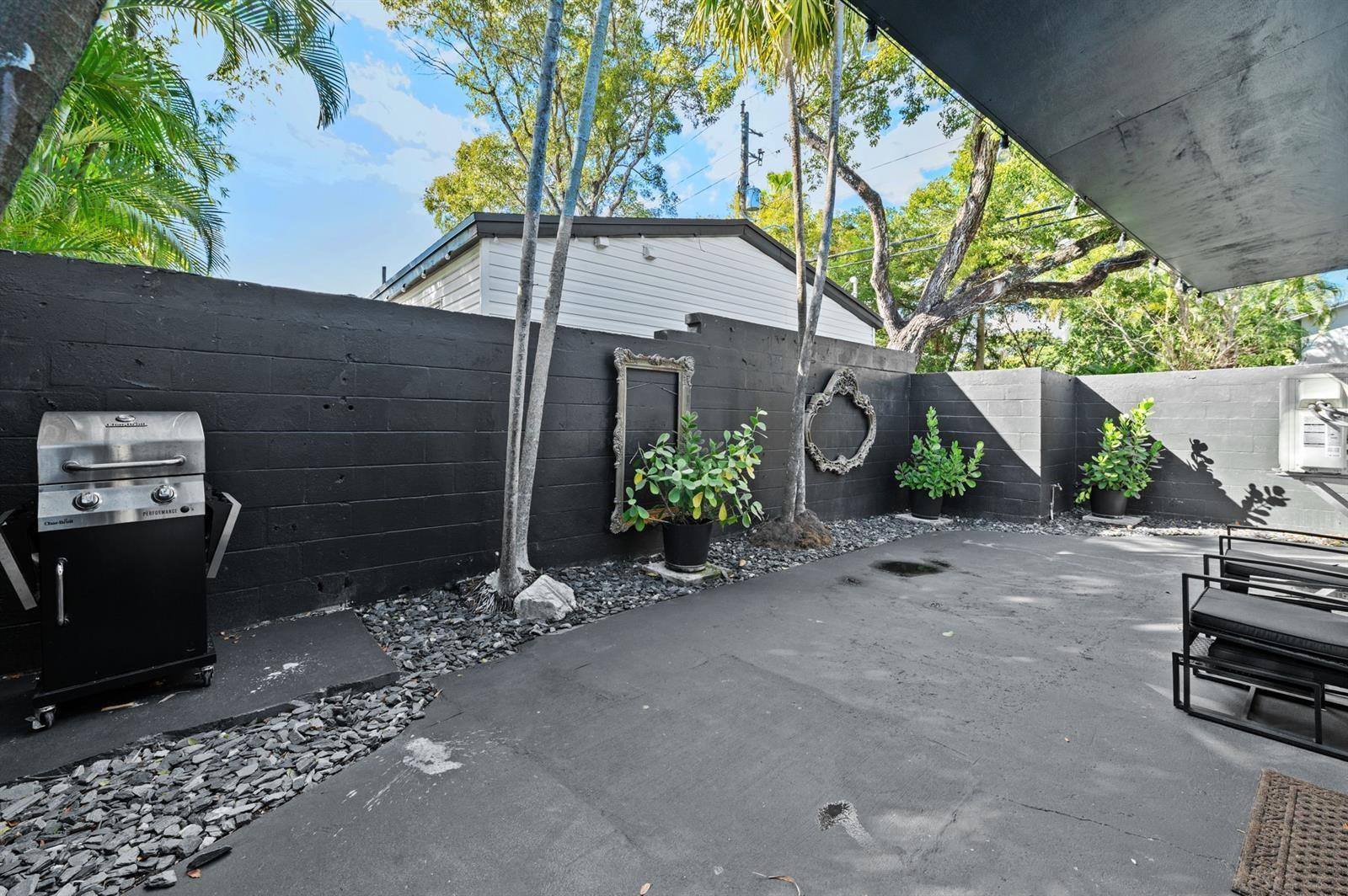 1620 NE 7th Fort Lauderdale, FL 33304