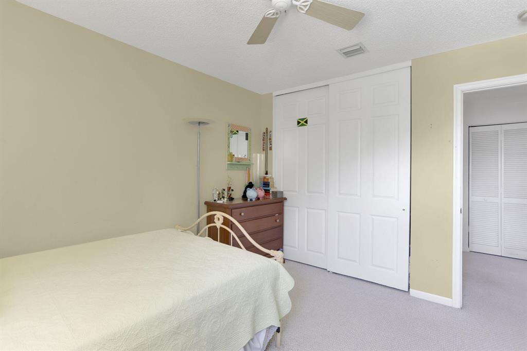 7191 Copperfield Lake Worth, FL 33467