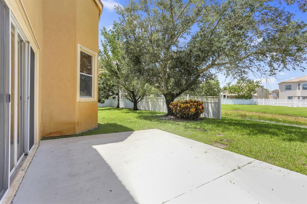 7191 Copperfield Lake Worth, FL 33467
