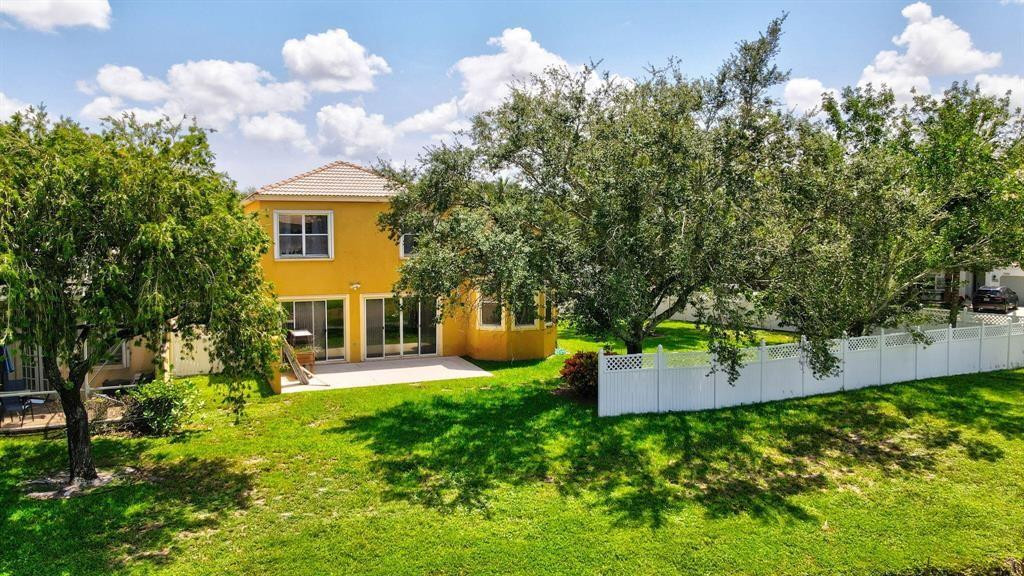 7191 Copperfield Lake Worth, FL 33467
