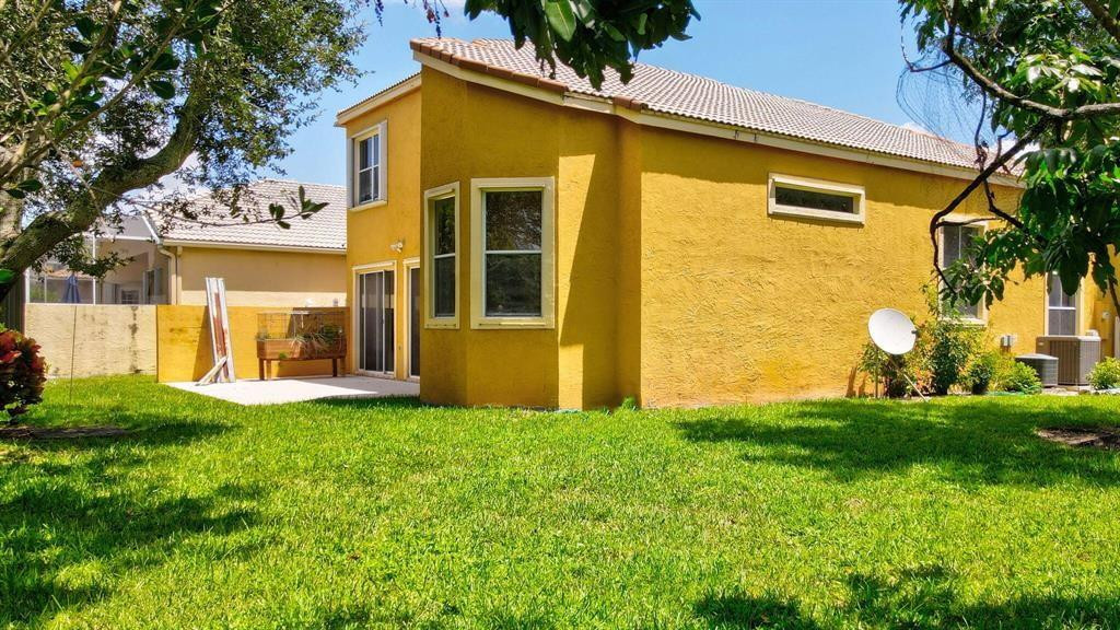 7191 Copperfield Lake Worth, FL 33467