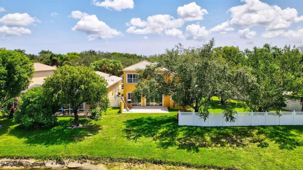7191 Copperfield Lake Worth, FL 33467