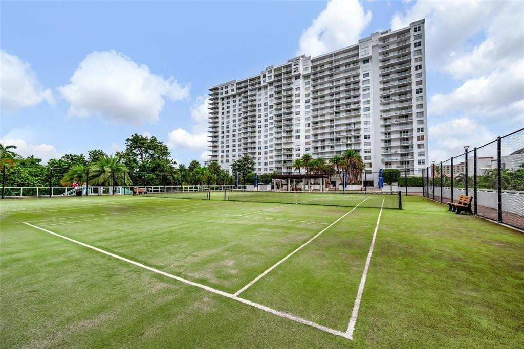 2851 NE 183rd #2203-05 Aventura, FL 33160