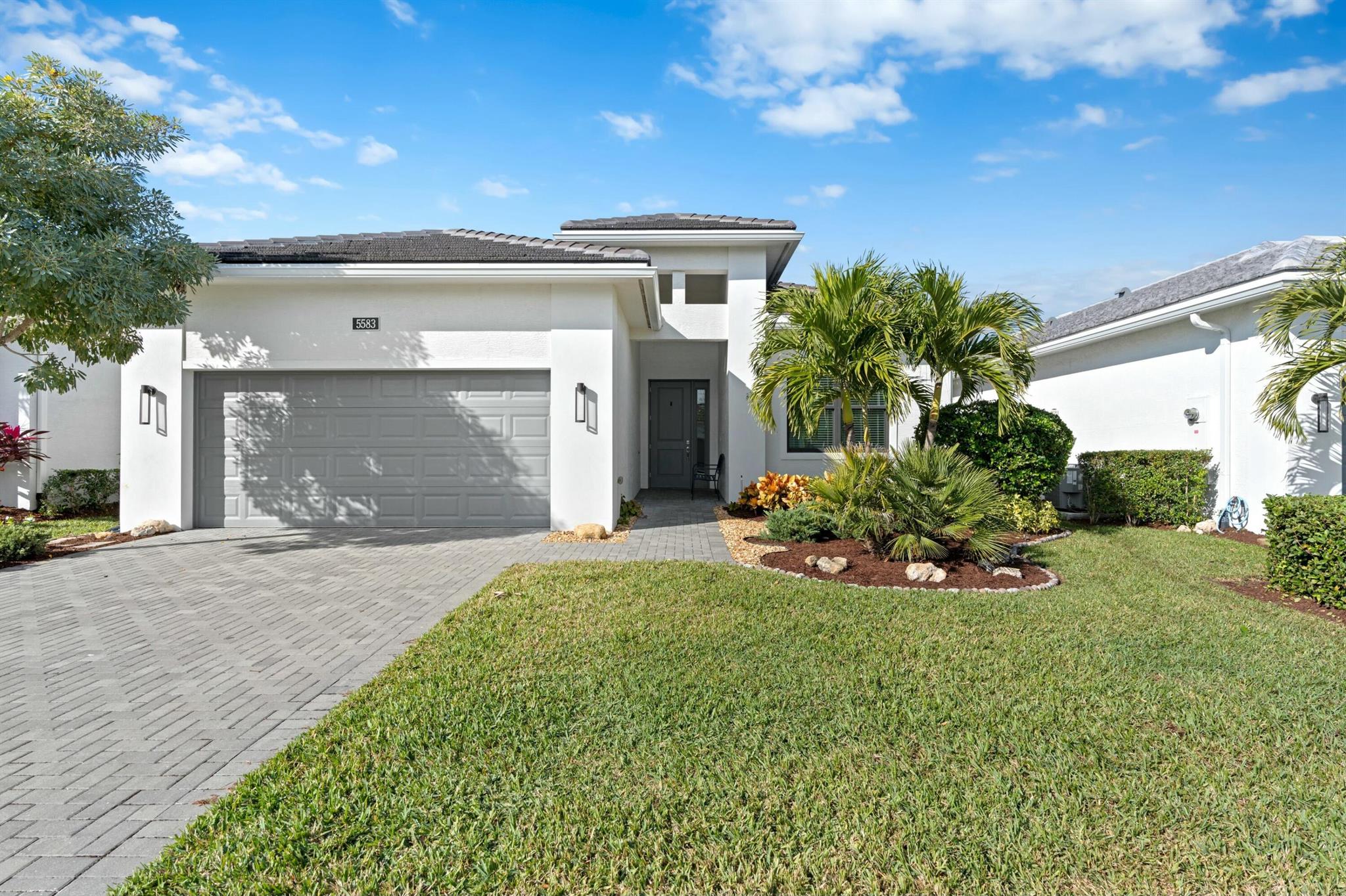 5583 Sanibel Ln