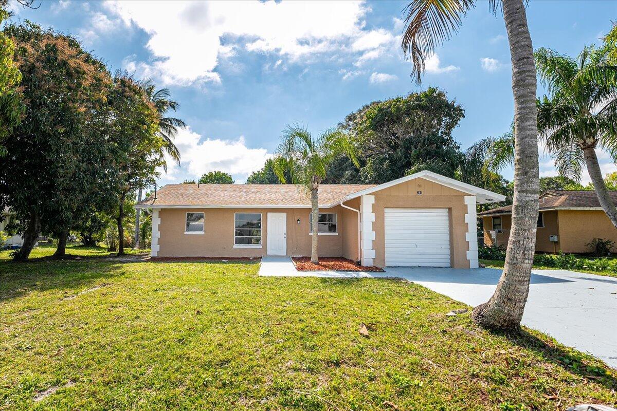 380 SE Crosspoint Dr