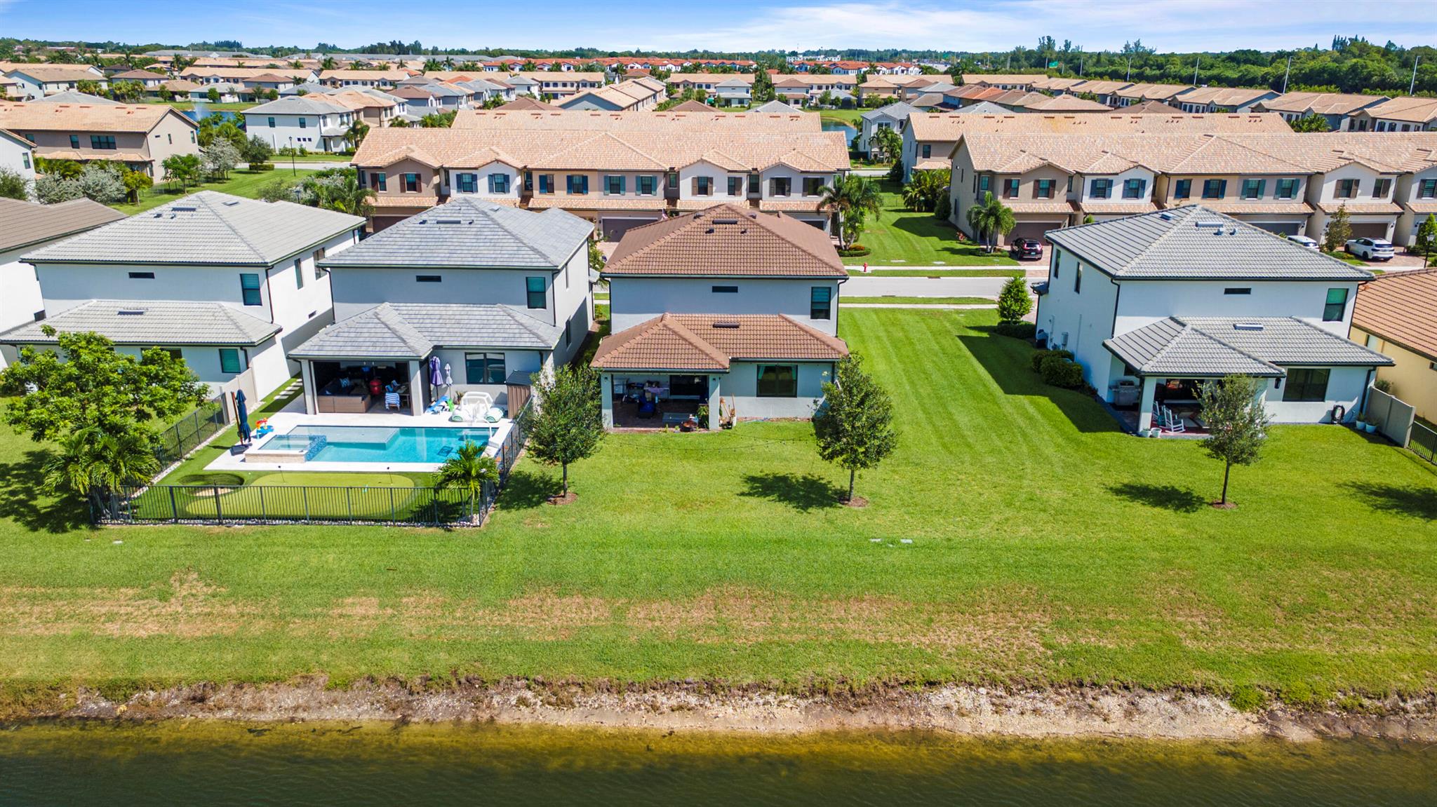8196 Cinch Way