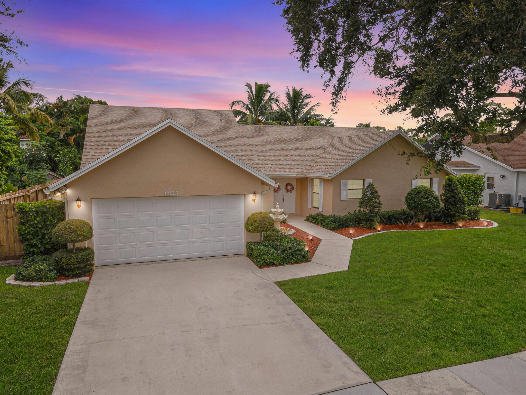 12275 Sannenwood Ln