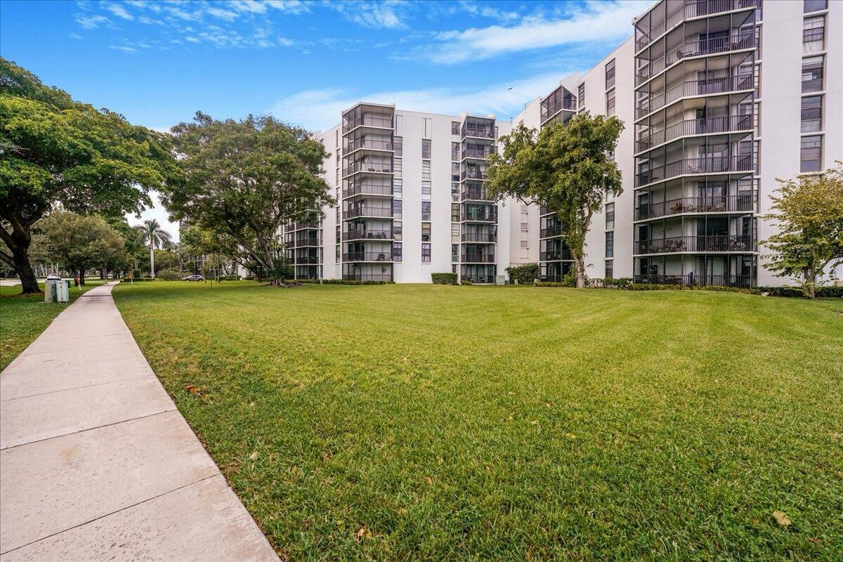 3475 N Country Clb Dr #602