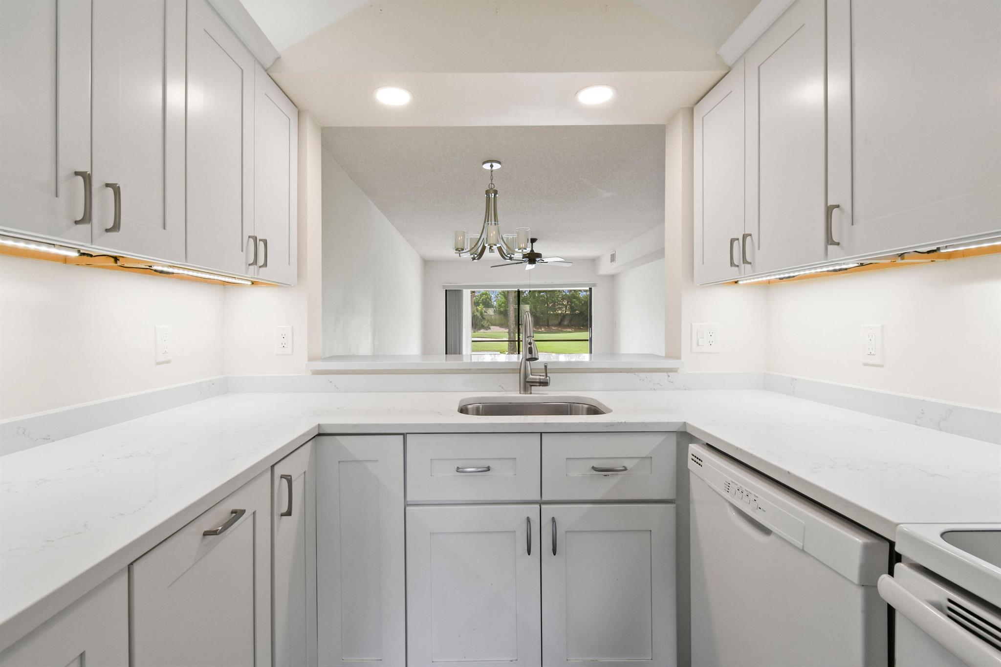 1001 Pinecrest Cir #B Jupiter, FL 33458