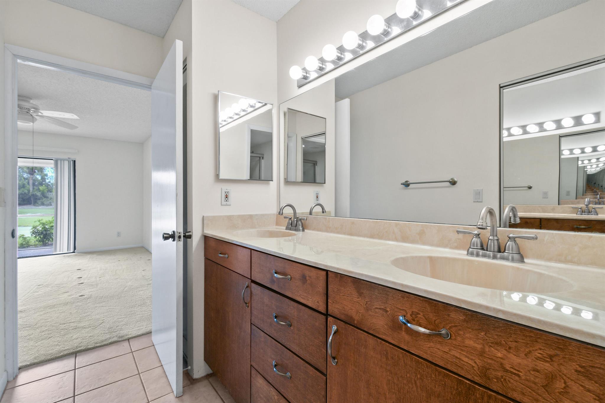 1001 Pinecrest Cir #B Jupiter, FL 33458