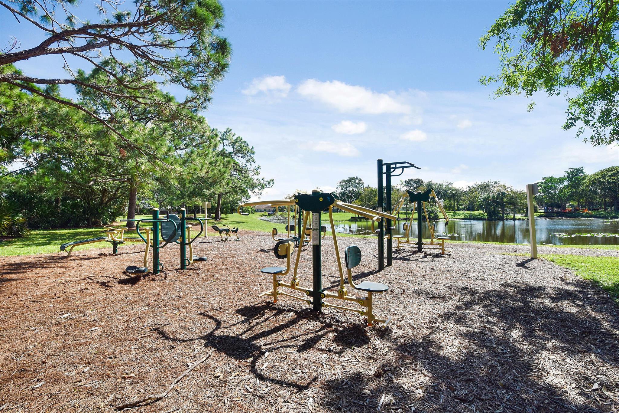 1001 Pinecrest Cir #B Jupiter, FL 33458