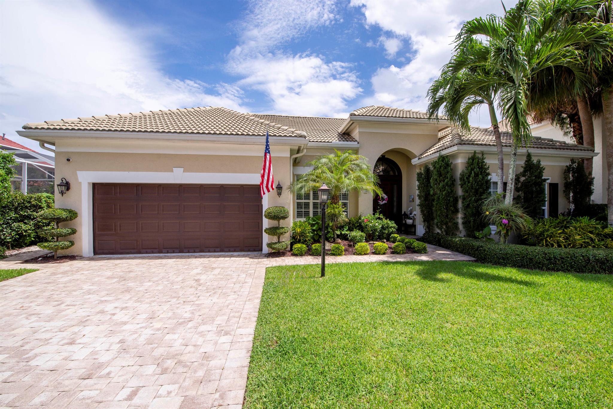 144 Oakwood Ln