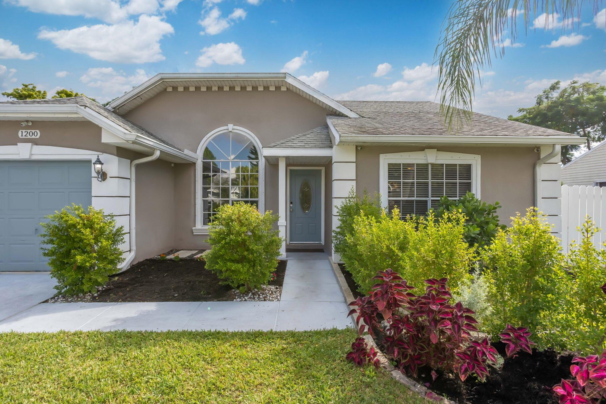 1200 Grandview Cir