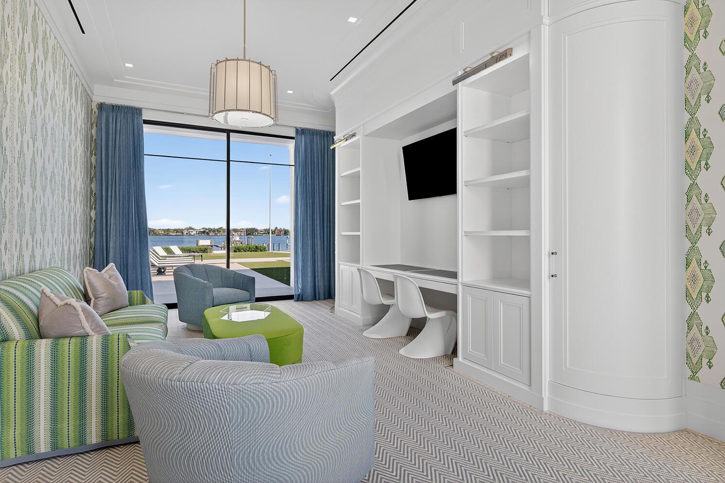 18200 Gardiner Ln Jupiter, FL 33458