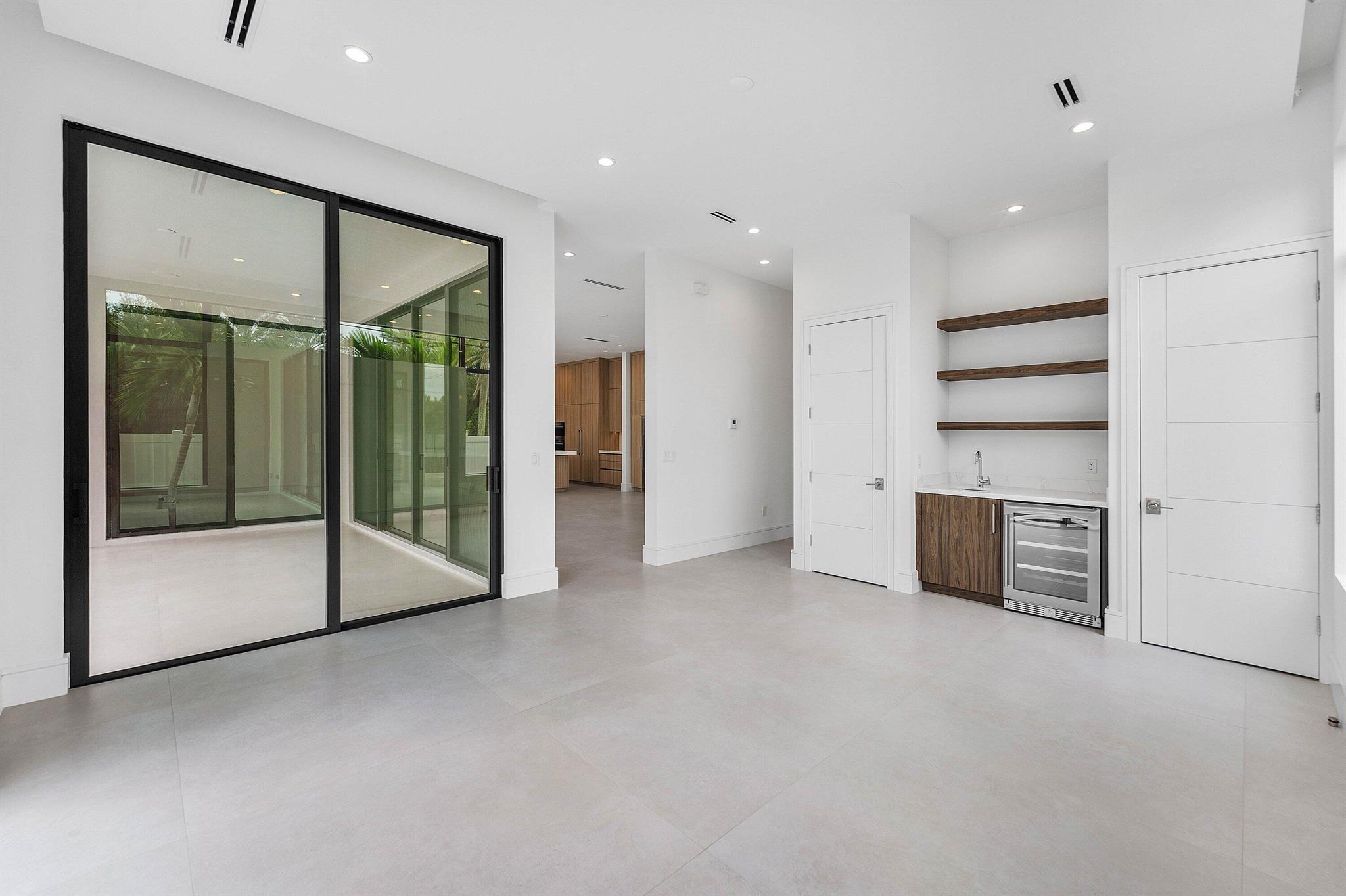 498 NE 6th St Boca Raton, FL 33432