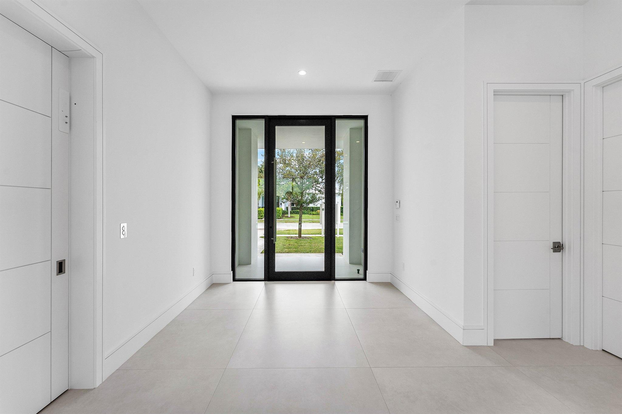 498 NE 6th St Boca Raton, FL 33432