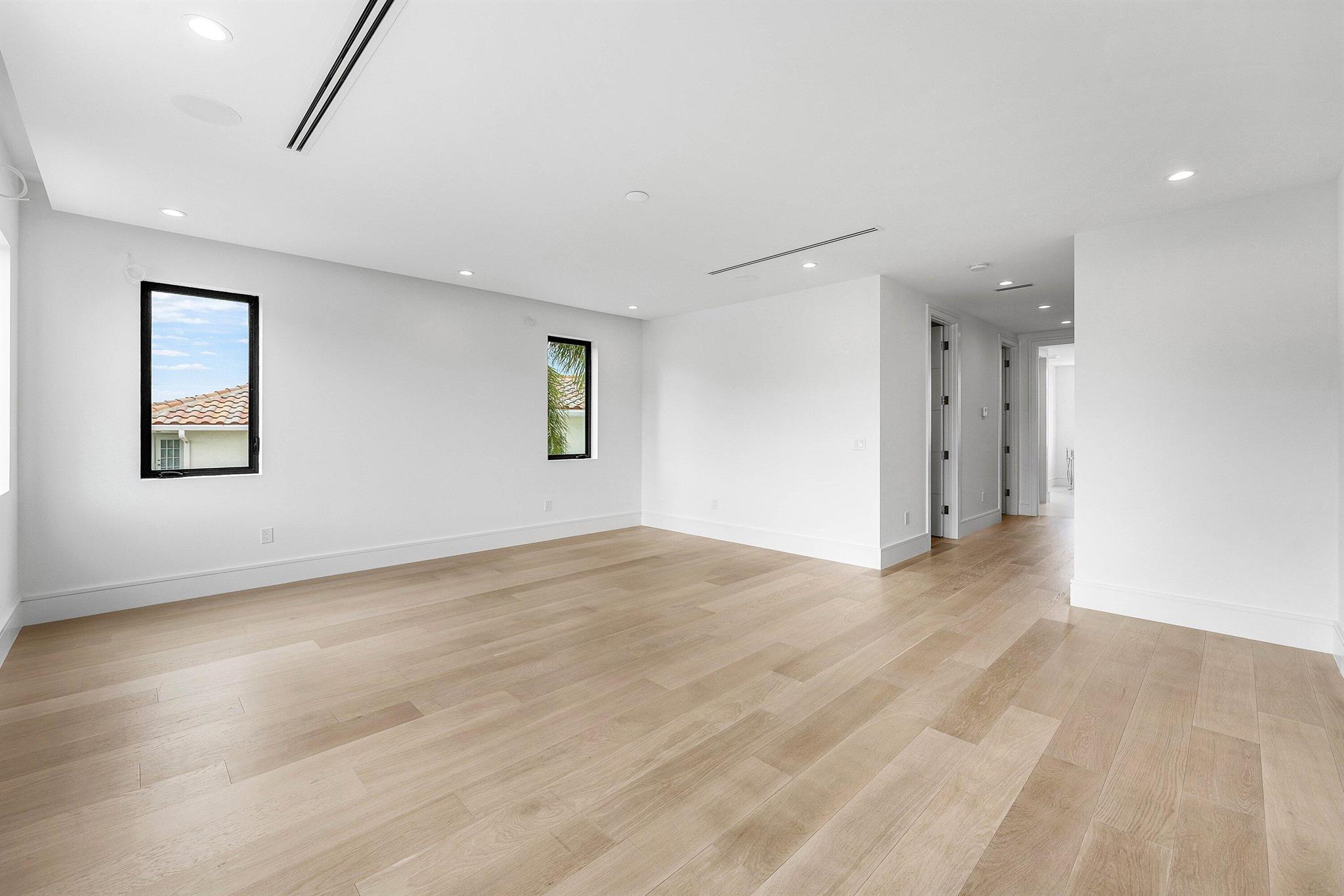 498 NE 6th St Boca Raton, FL 33432