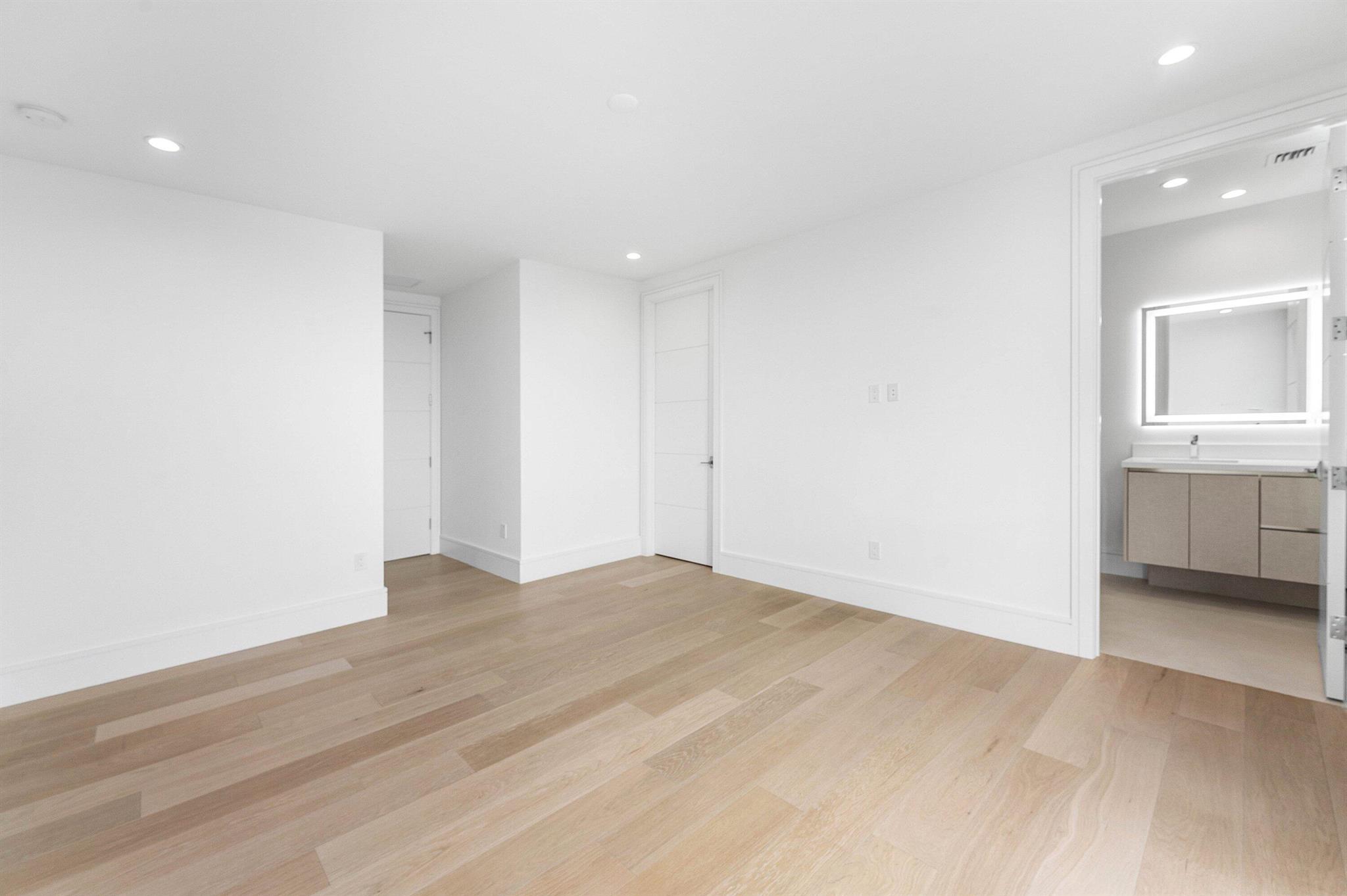 498 NE 6th St Boca Raton, FL 33432