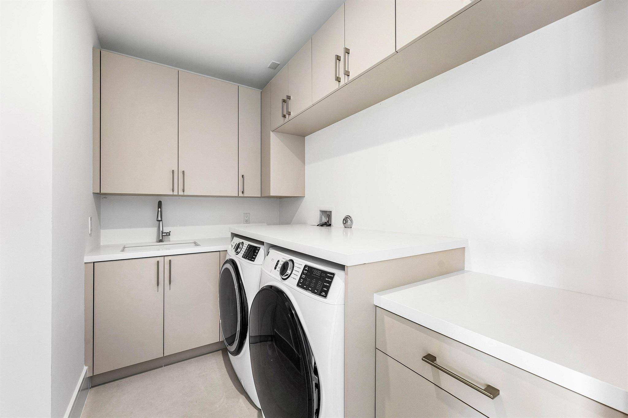 498 NE 6th St Boca Raton, FL 33432