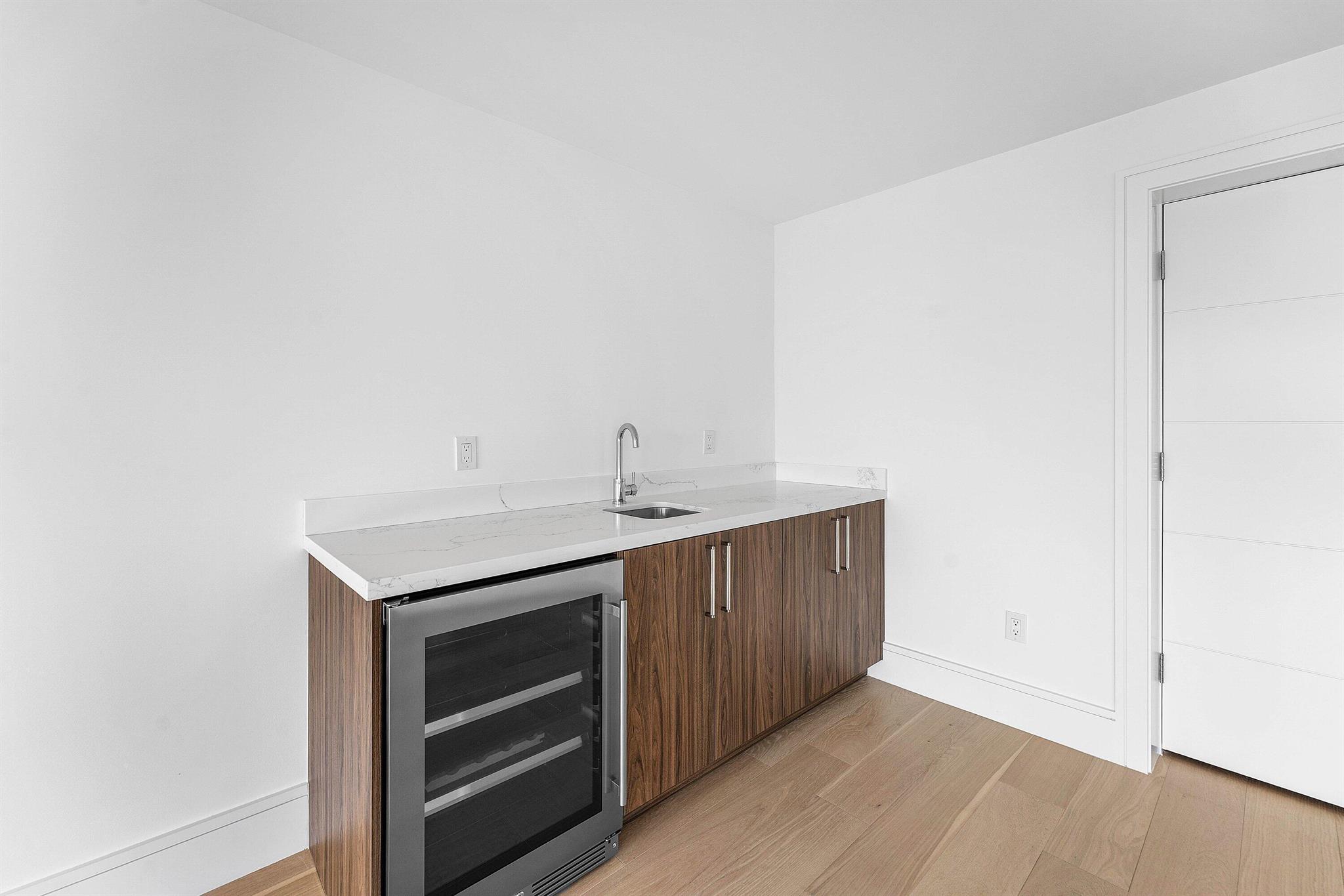 498 NE 6th St Boca Raton, FL 33432