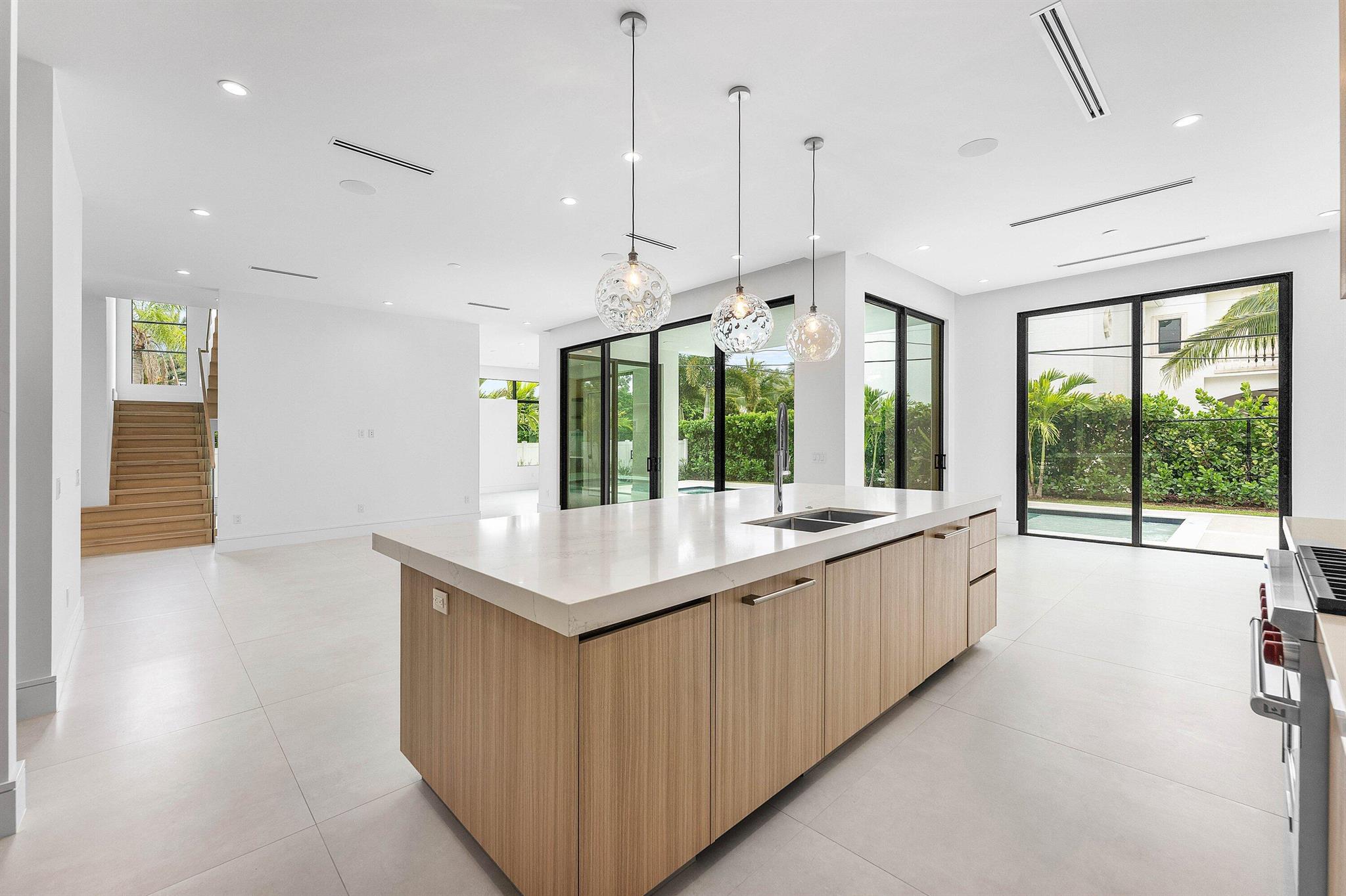 498 NE 6th St Boca Raton, FL 33432