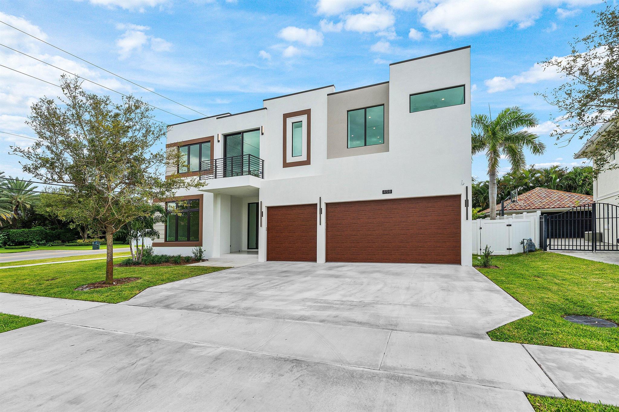498 NE 6th St Boca Raton, FL 33432