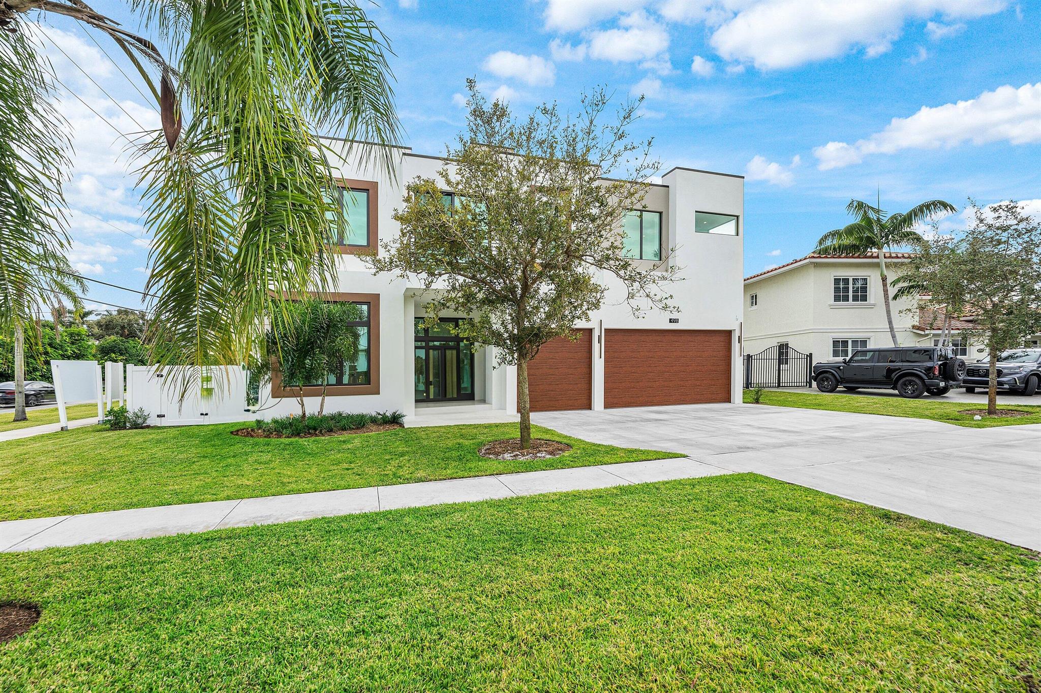 498 NE 6th St Boca Raton, FL 33432