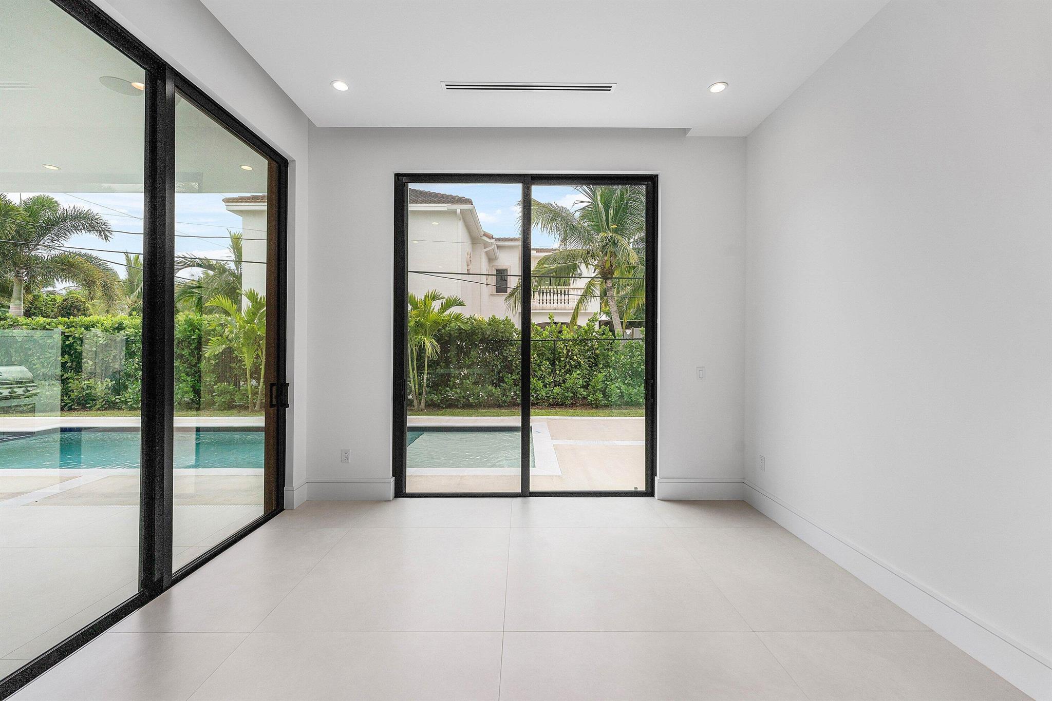 498 NE 6th St Boca Raton, FL 33432