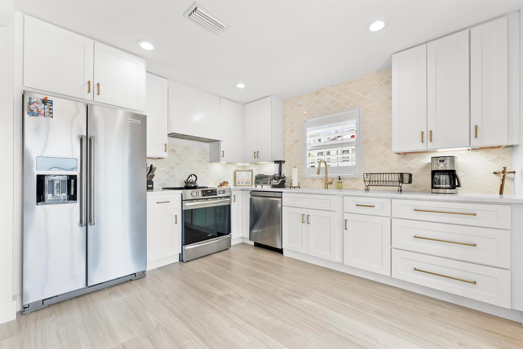 802 Andrews Ave Delray Beach, FL 33483