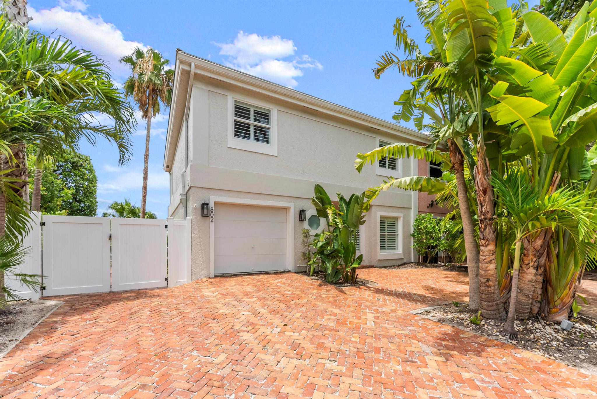 802 Andrews Ave Delray Beach, FL 33483