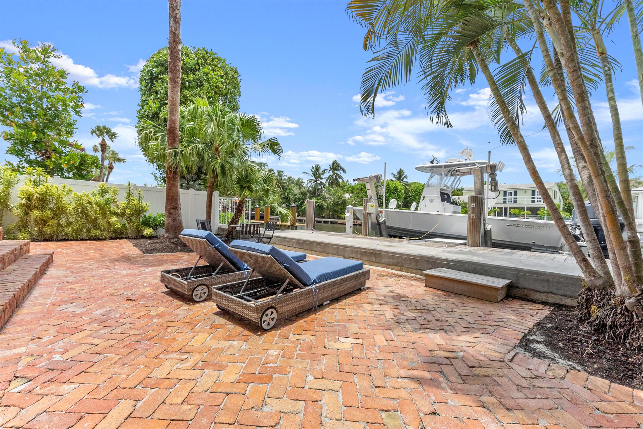 802 Andrews Ave Delray Beach, FL 33483