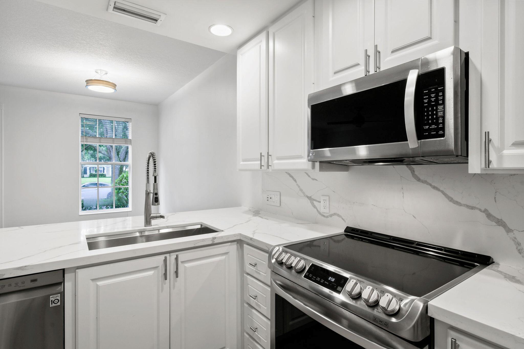 354 Jacaranda Dr Jupiter, FL 33458