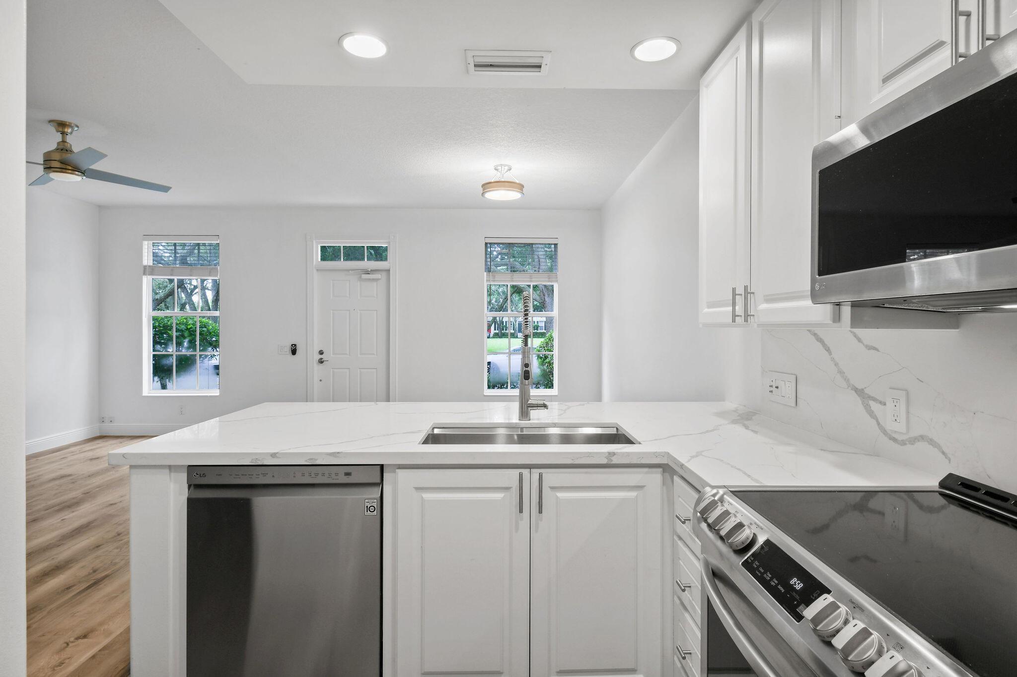 354 Jacaranda Dr Jupiter, FL 33458