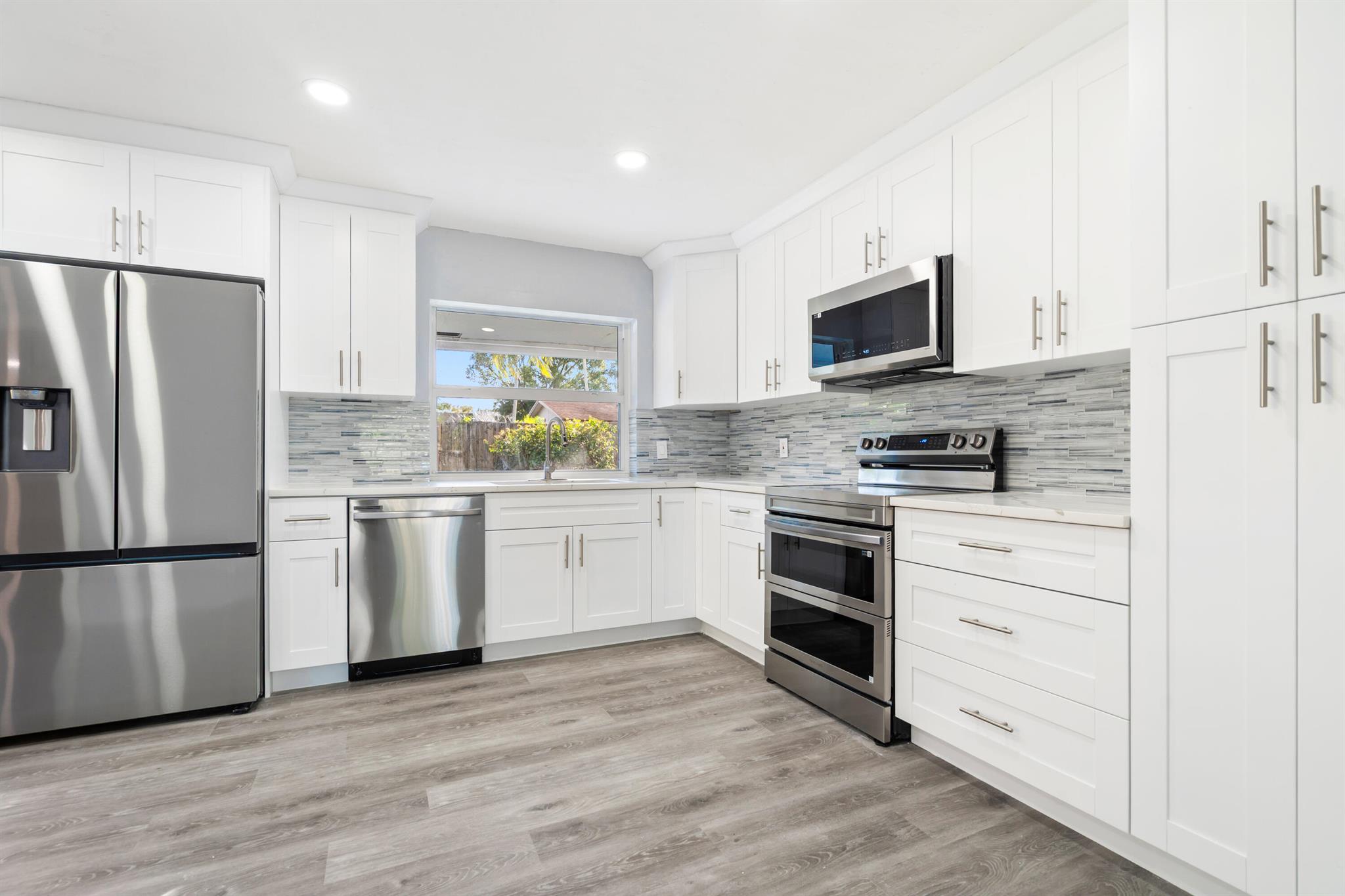 6210 SW 6th St Margate, FL 33068