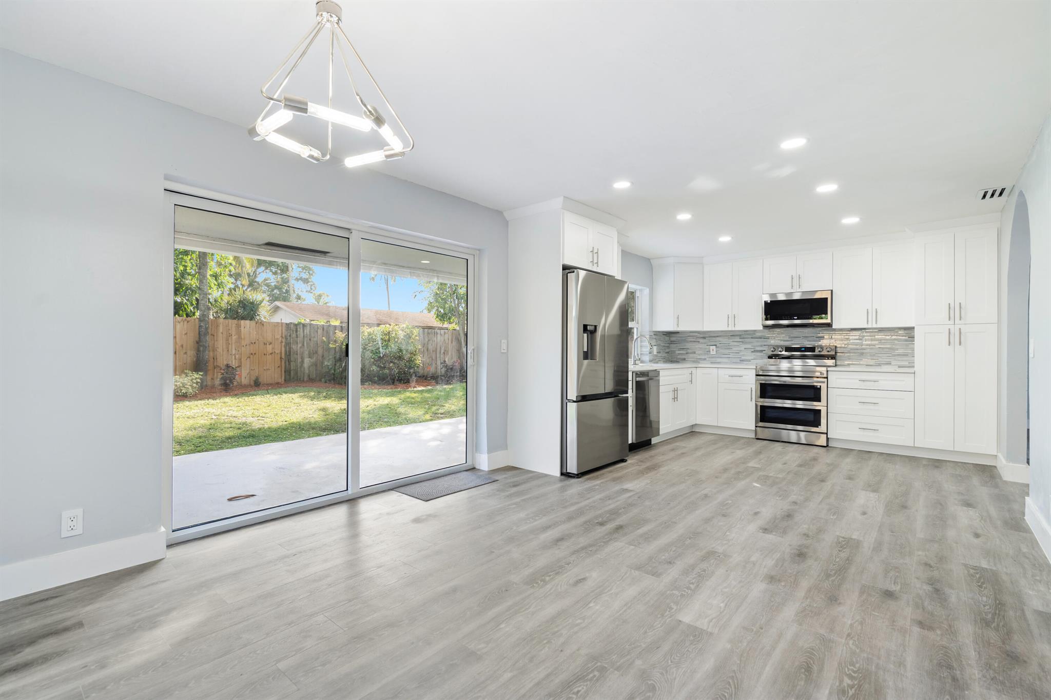 6210 SW 6th St Margate, FL 33068