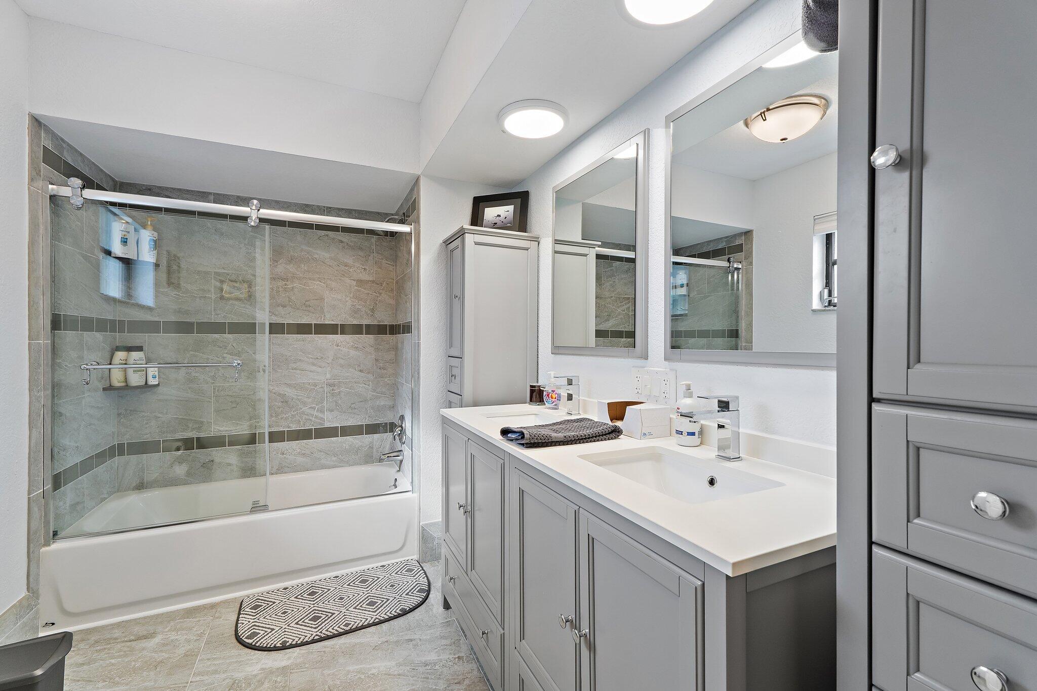 348 River Dr Tequesta, FL 33469