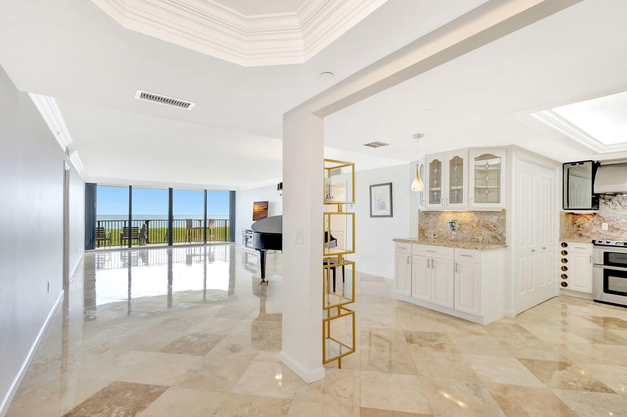 400 Beach #103 Tequesta, FL 33469