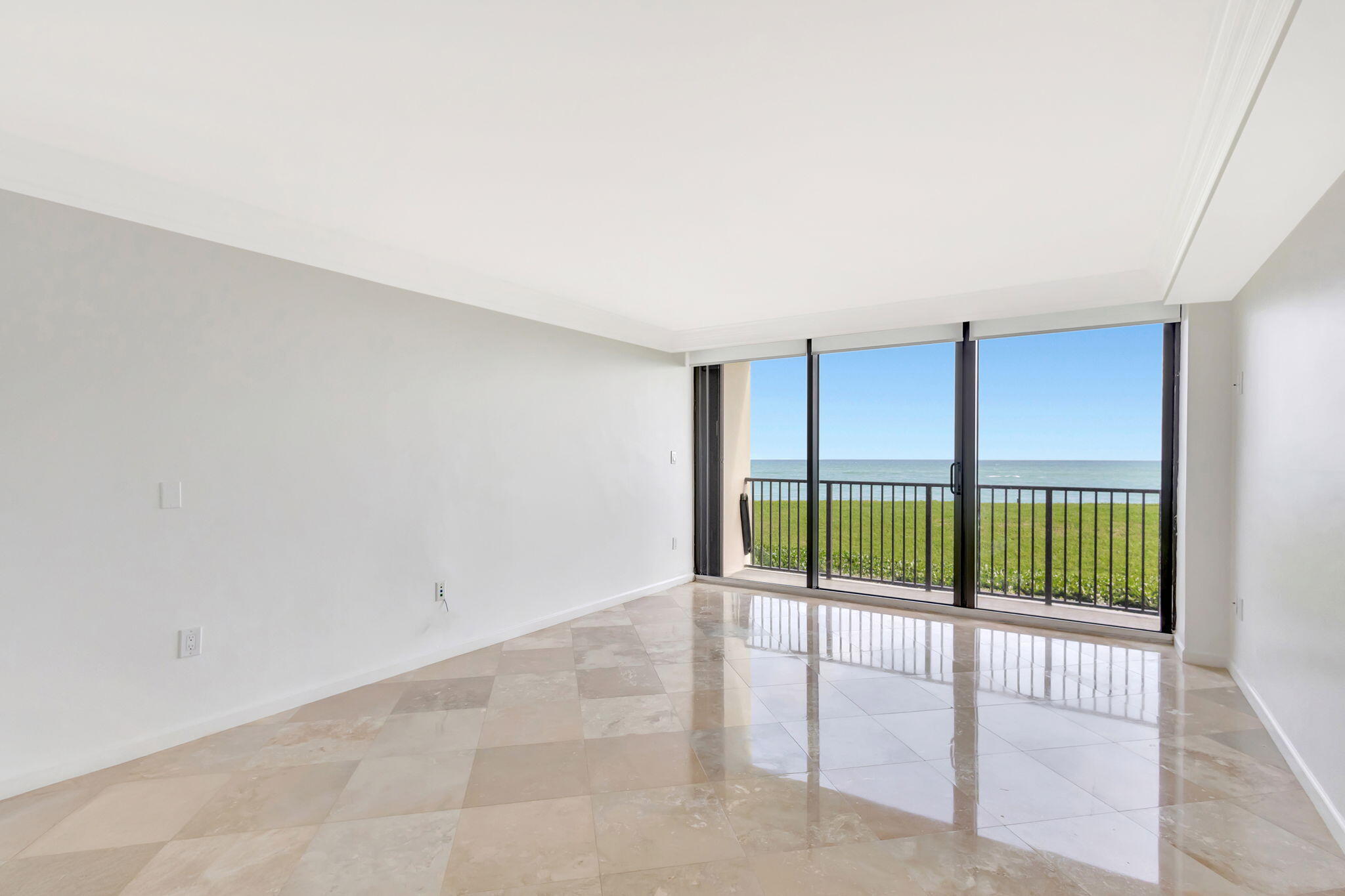 400 Beach #103 Tequesta, FL 33469
