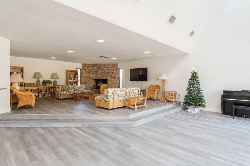 1605 S Us Hwy 1 #M1-202 Jupiter, FL 33477