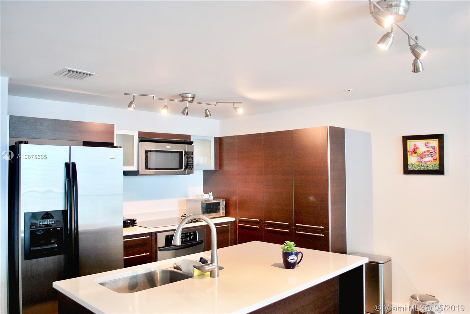 1900 N Bayshore Dr #3406