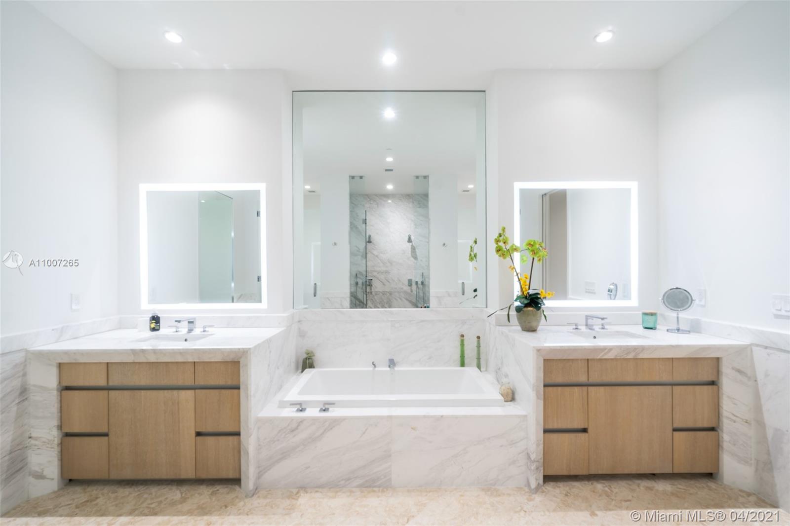 2821 S Bayshore Dr #11D Miami, FL 33133