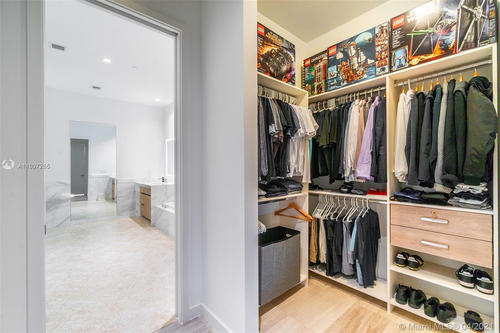 2821 S Bayshore Dr #11D Miami, FL 33133